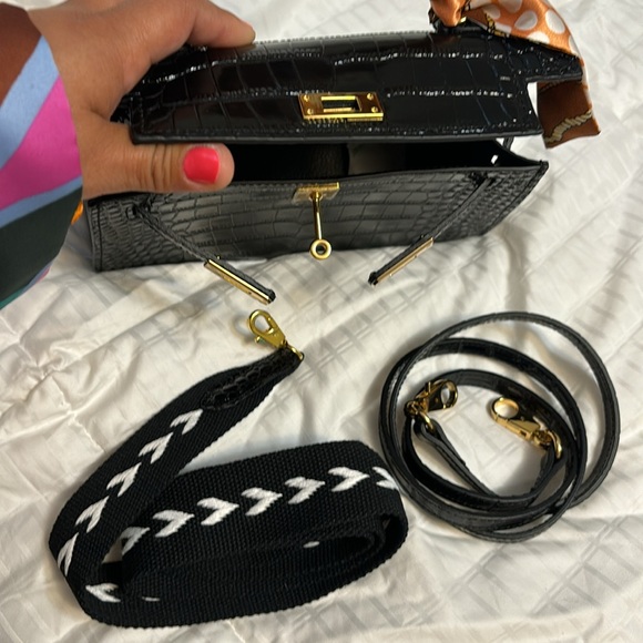 Beautiful mini bag - comes with 2 straps - Picture 3 of 8